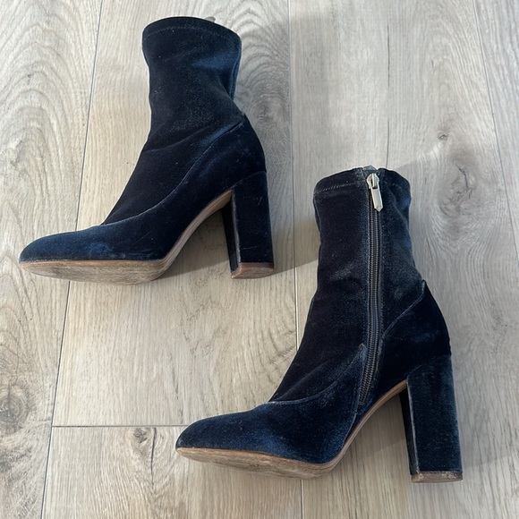 SAM EDELMAN blue suede ankle boots. Size 6. - Picture 3 of 5